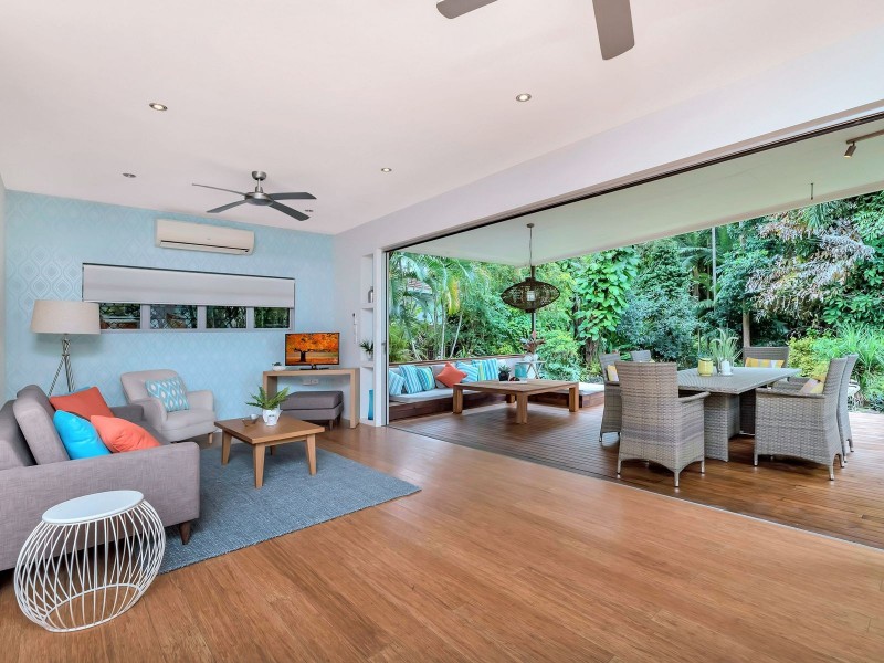 16 Forum Close, Mooroobool QLD 4870