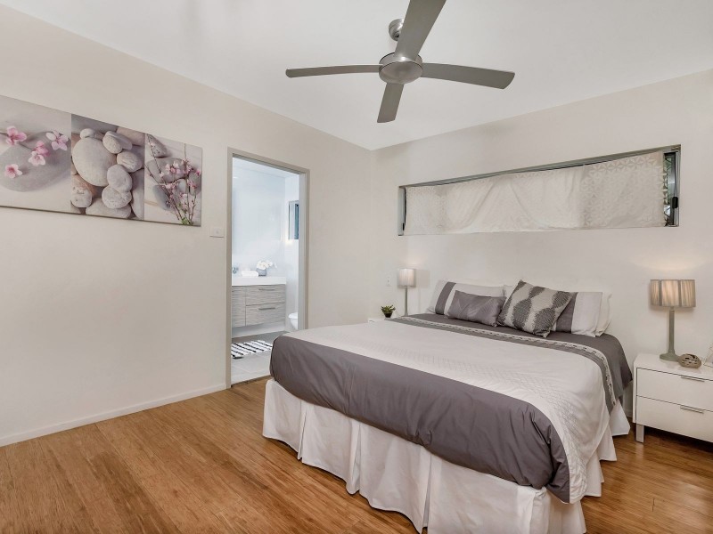 16 Forum Close, Mooroobool QLD 4870