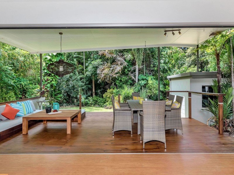 16 Forum Close, Mooroobool QLD 4870