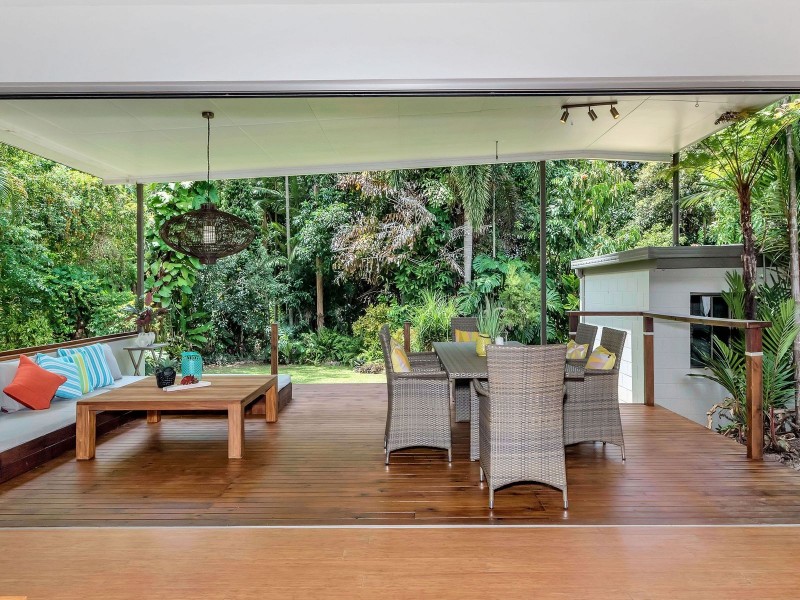 16 Forum Close, Mooroobool QLD 4870