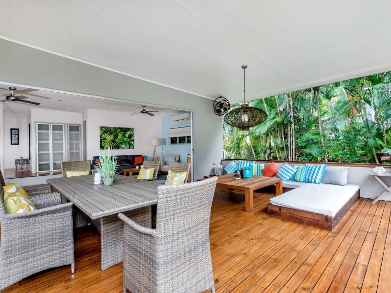 16 Forum Close, Mooroobool QLD 4870