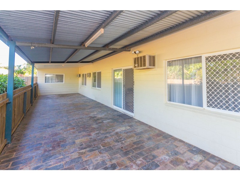 19 Kangaroo Street, Bentley Park QLD 4869