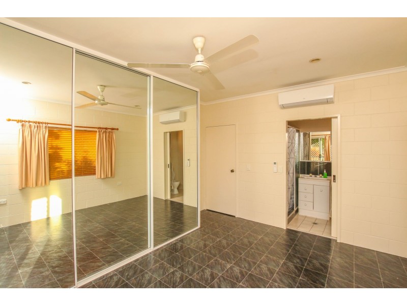 19 Kangaroo Street, Bentley Park QLD 4869