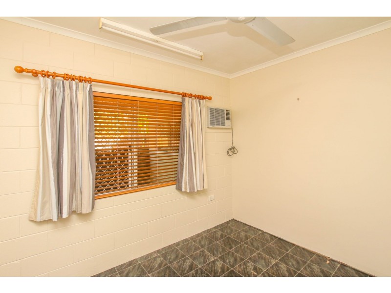 19 Kangaroo Street, Bentley Park QLD 4869