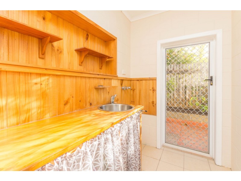 19 Kangaroo Street, Bentley Park QLD 4869