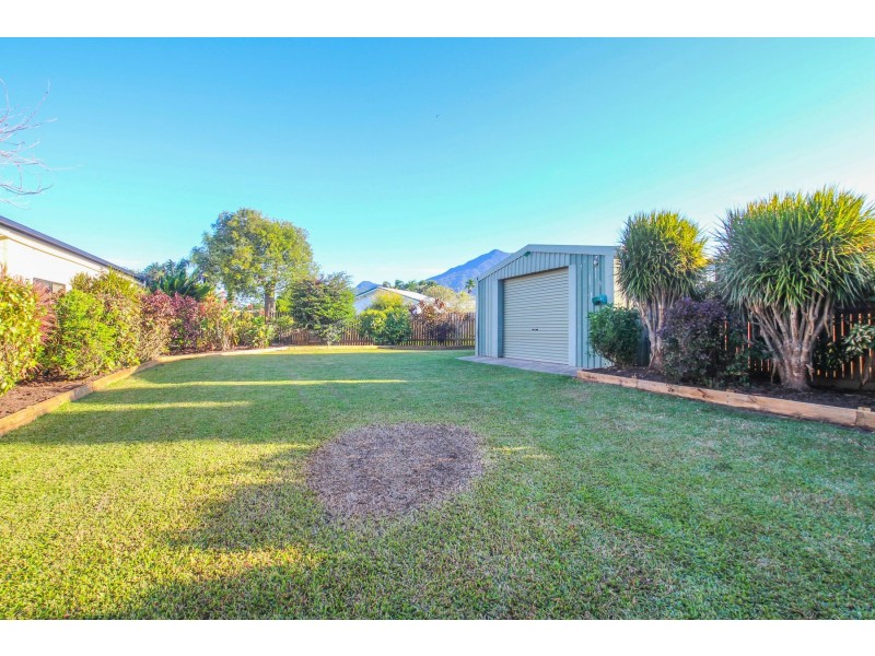 19 Kangaroo Street, Bentley Park QLD 4869