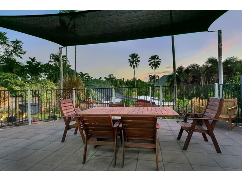 28 Andrea Close, Mooroobool QLD 4870