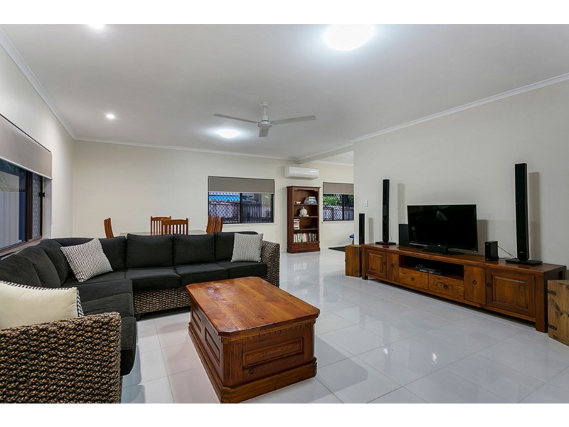 28 Andrea Close, Mooroobool QLD 4870