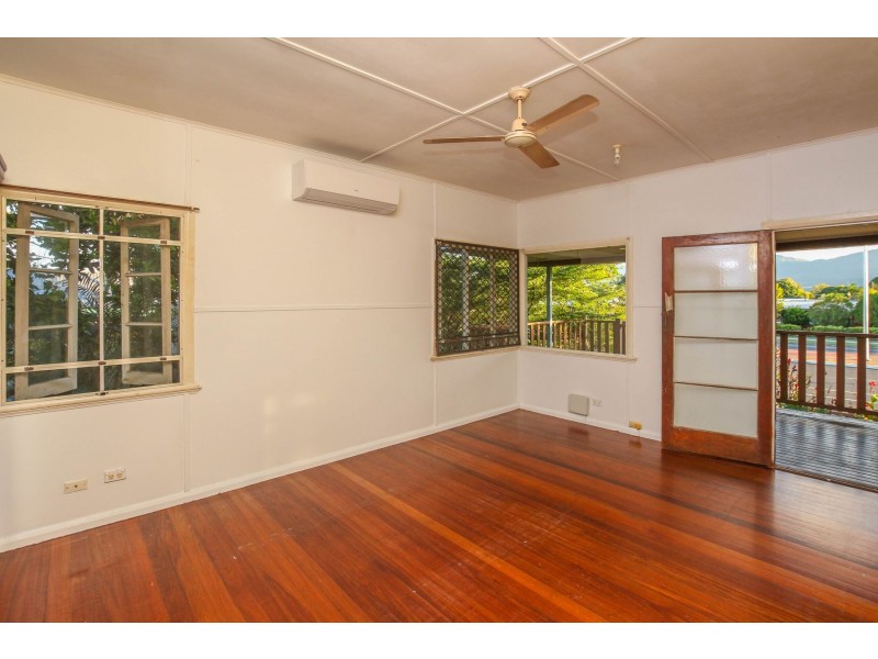 274 Aumuller Street, Westcourt QLD 4870
