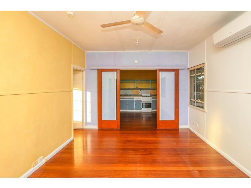 274 Aumuller Street, Westcourt QLD 4870