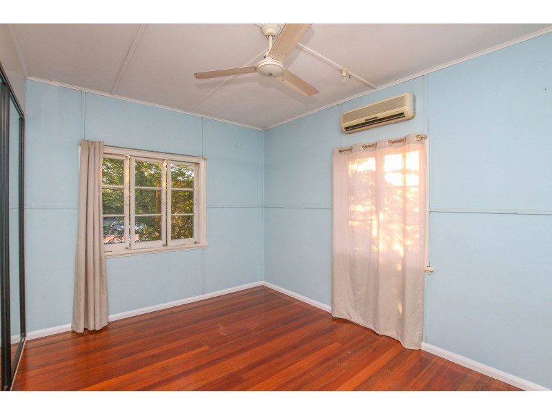 274 Aumuller Street, Westcourt QLD 4870