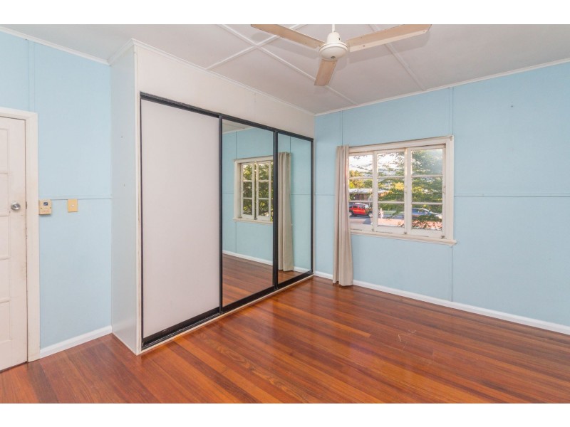 274 Aumuller Street, Westcourt QLD 4870