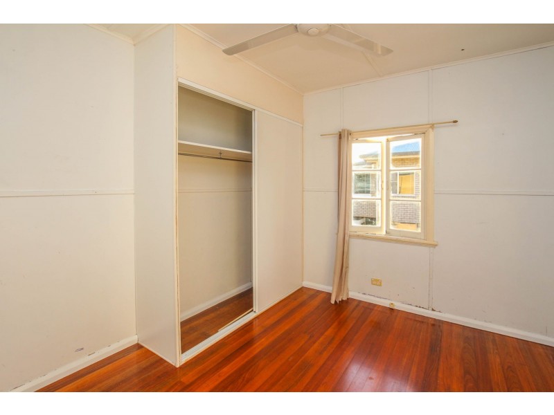 274 Aumuller Street, Westcourt QLD 4870