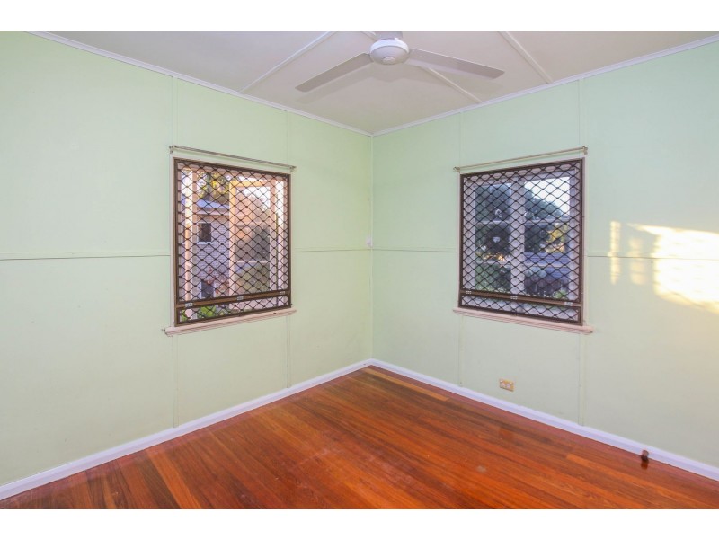 274 Aumuller Street, Westcourt QLD 4870