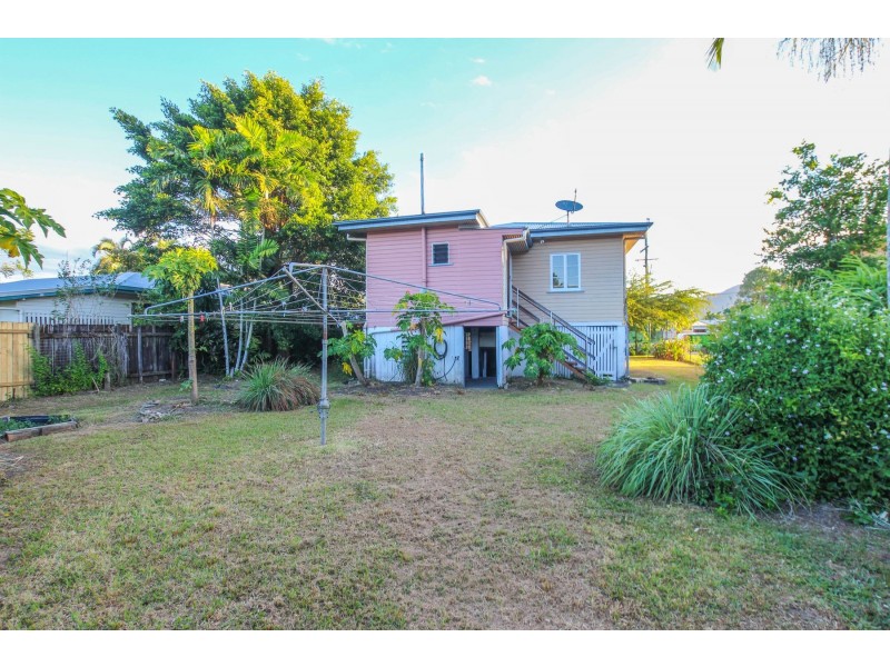 274 Aumuller Street, Westcourt QLD 4870