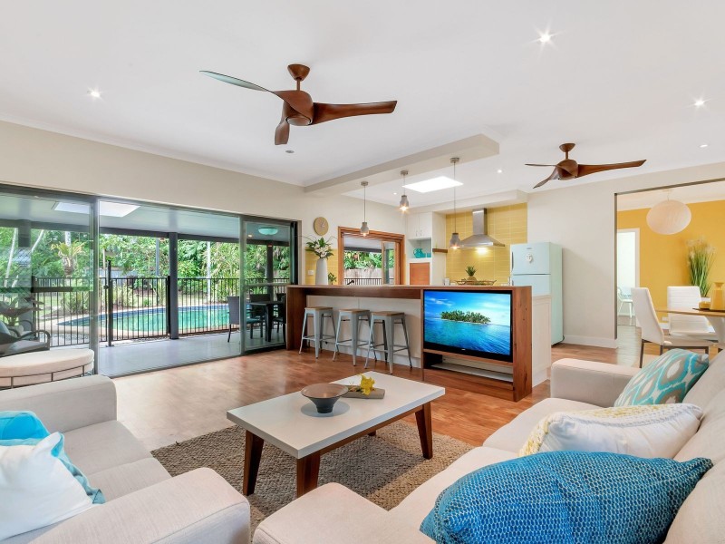 10 Romney Street, Kamerunga QLD 4870