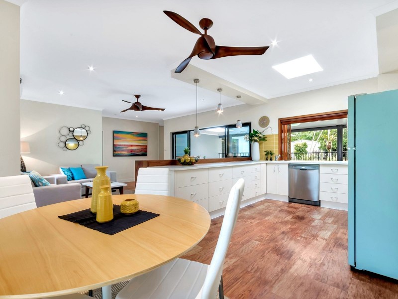 10 Romney Street, Kamerunga QLD 4870