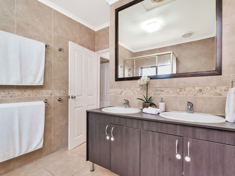 10 Romney Street, Kamerunga QLD 4870