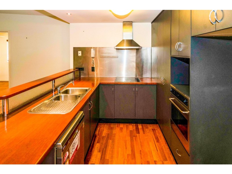 8/33 Digger Street, Cairns North QLD 4870