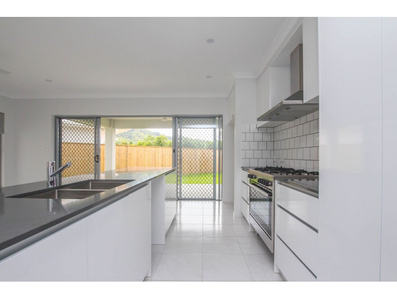 5 Coxswain Place, Trinity Beach QLD 4879