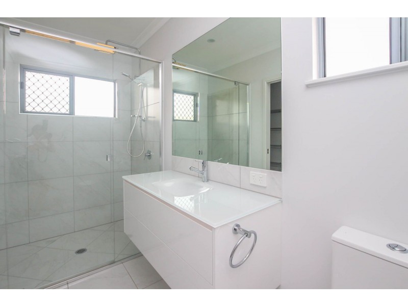 5 Coxswain Place, Trinity Beach QLD 4879