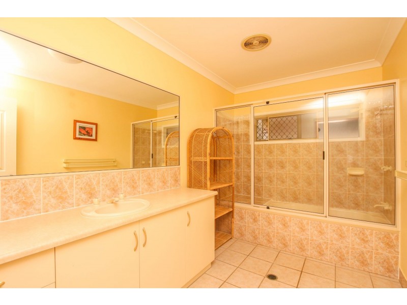 14 Lookout Terrace, Trinity Beach QLD 4879