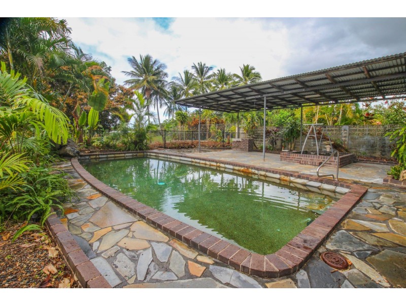 9 Woomala Street, Woree QLD 4868