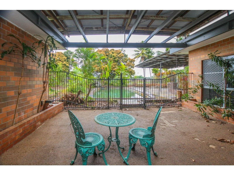 9 Woomala Street, Woree QLD 4868