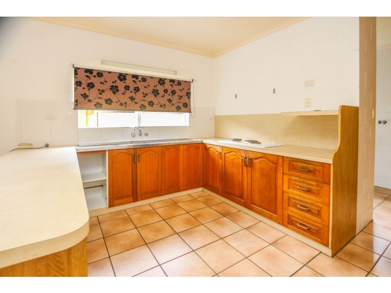 9 Woomala Street, Woree QLD 4868