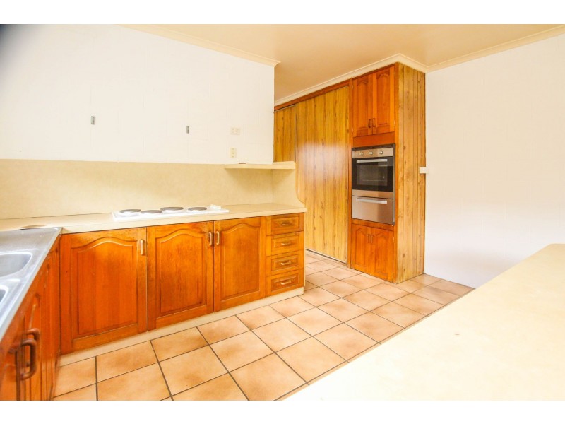 9 Woomala Street, Woree QLD 4868