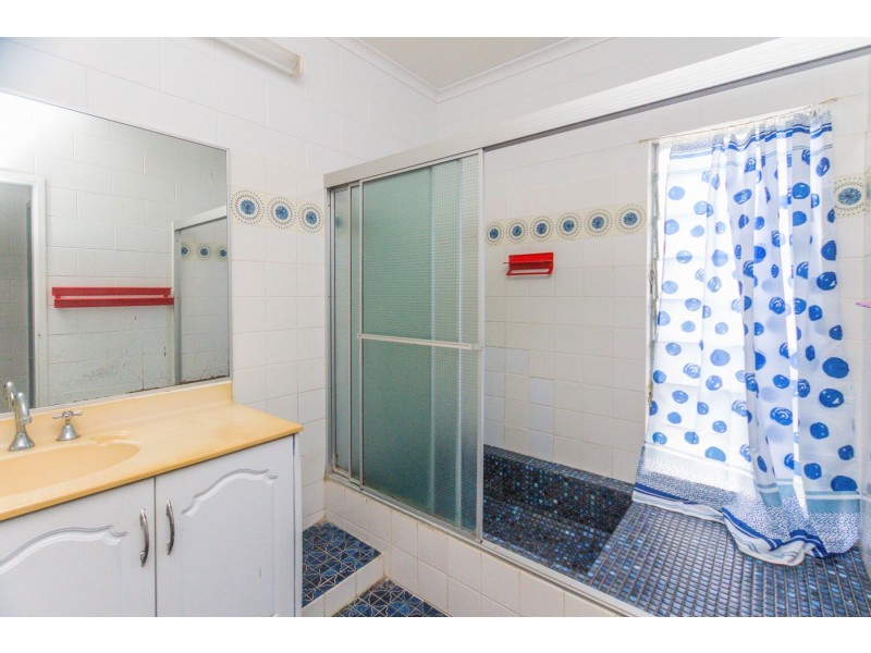 9 Woomala Street, Woree QLD 4868