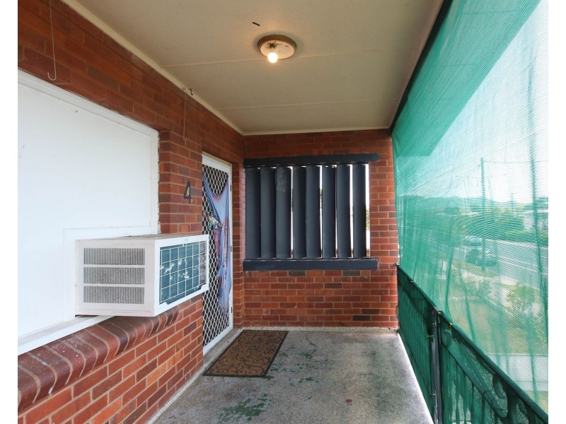 4/227 Aumuller Street, Westcourt QLD 4870