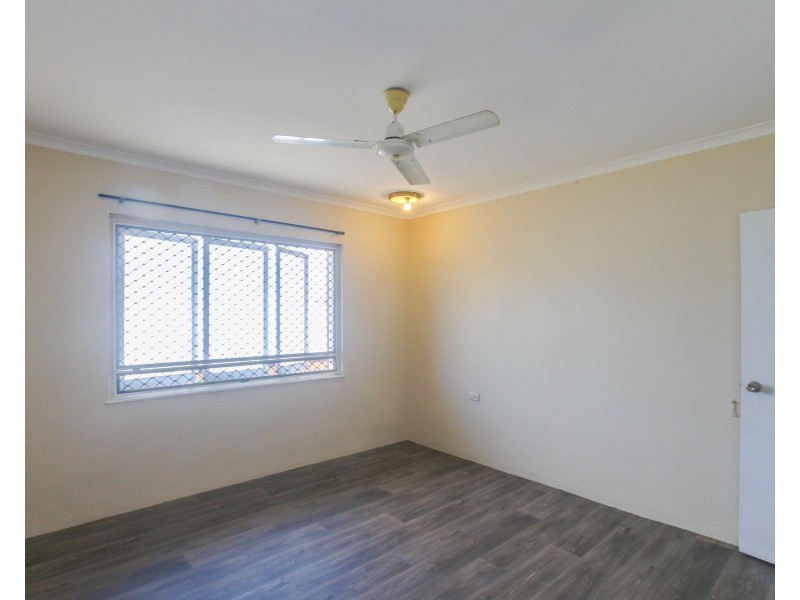 4/227 Aumuller Street, Westcourt QLD 4870