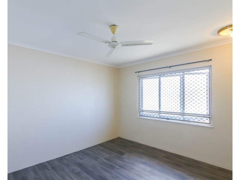 4/227 Aumuller Street, Westcourt QLD 4870