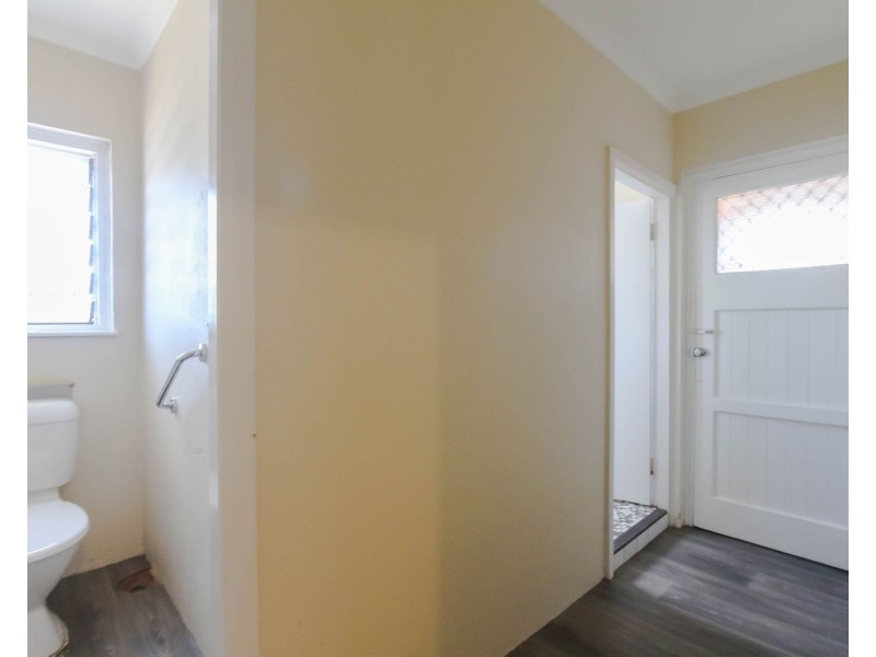 4/227 Aumuller Street, Westcourt QLD 4870