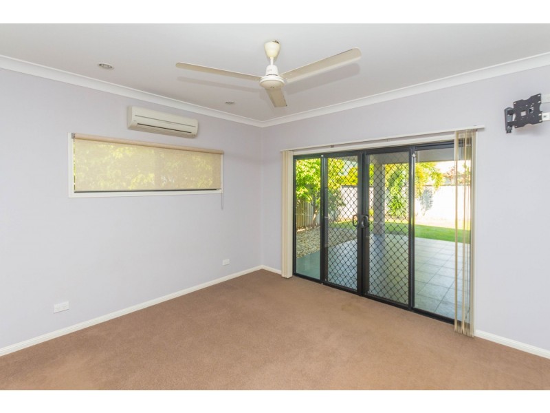 13 Bushlark Place, Smithfield QLD 4878