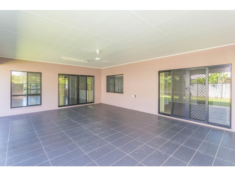 13 Bushlark Place, Smithfield QLD 4878