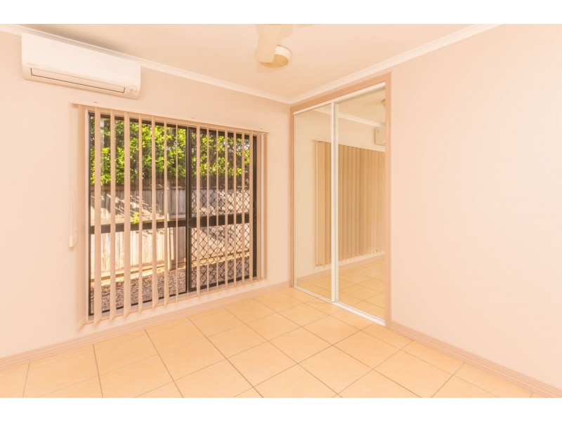 6 Nell Close, Kanimbla QLD 4870