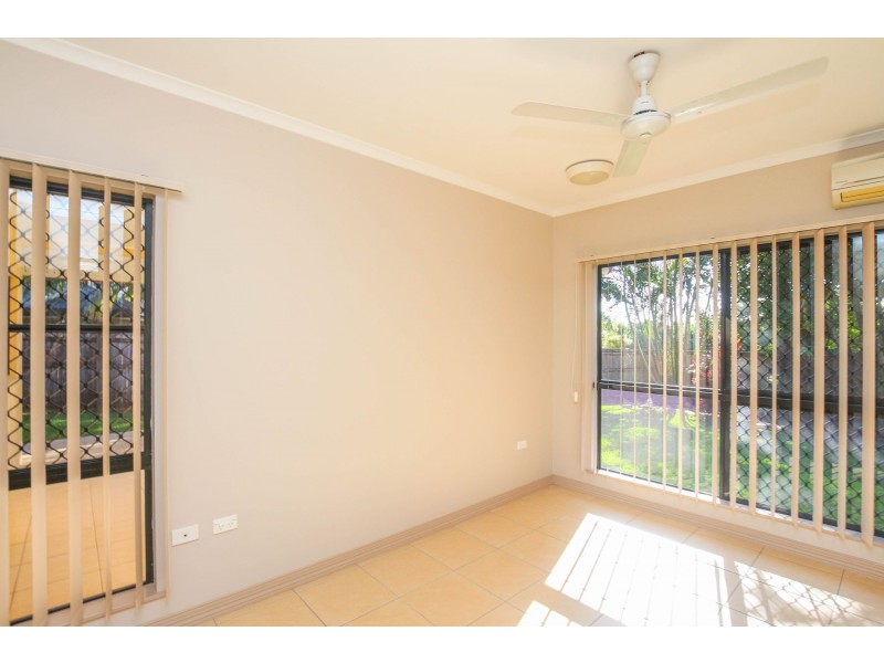 6 Nell Close, Kanimbla QLD 4870