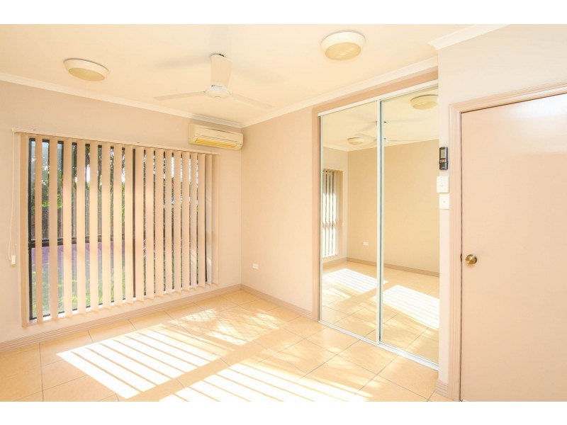 6 Nell Close, Kanimbla QLD 4870