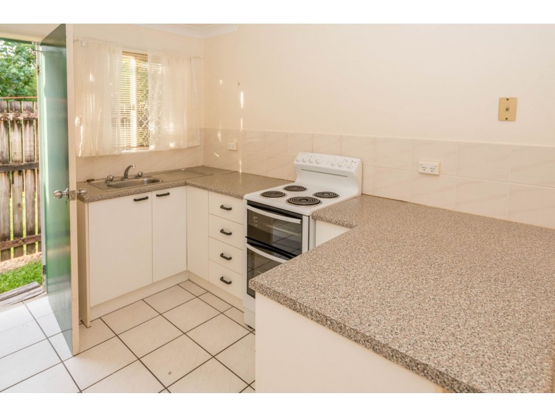 1/364 Mccoombe Street, Mooroobool QLD 4870