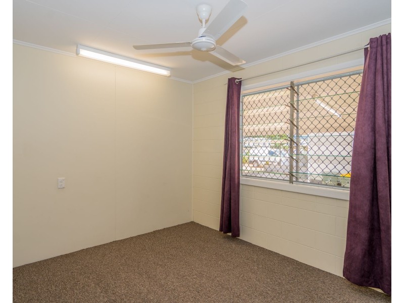 30A Earl Street, Westcourt QLD 4870
