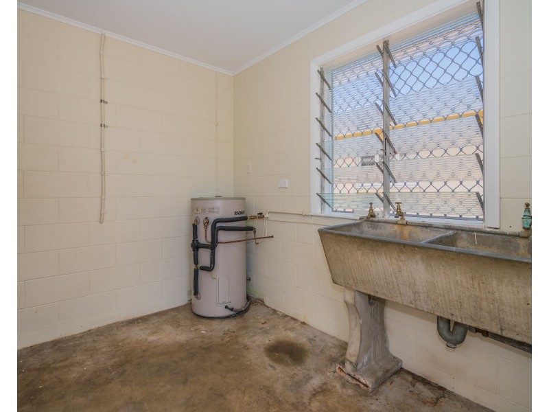 30A Earl Street, Westcourt QLD 4870
