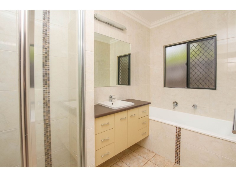 33 Pelling Close, Kanimbla QLD 4870