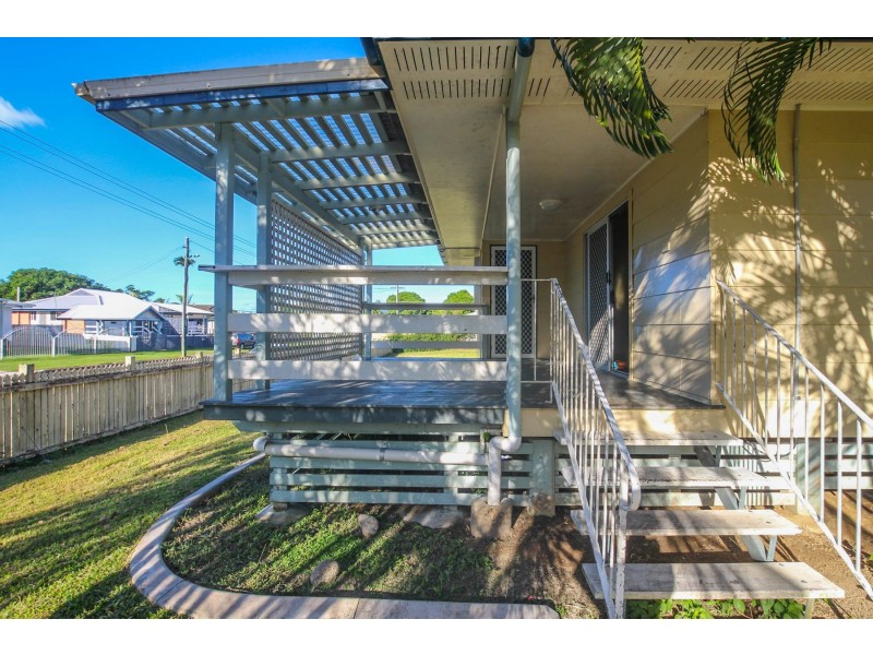 16 Witney Street, Manoora QLD 4870