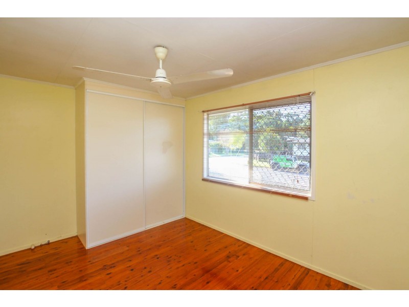 16 Witney Street, Manoora QLD 4870