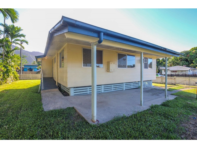 16 Witney Street, Manoora QLD 4870