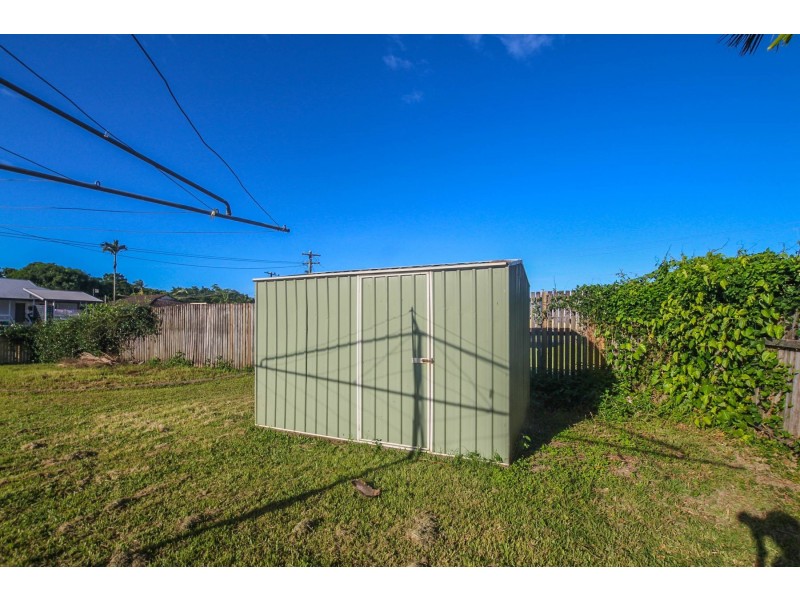 16 Witney Street, Manoora QLD 4870