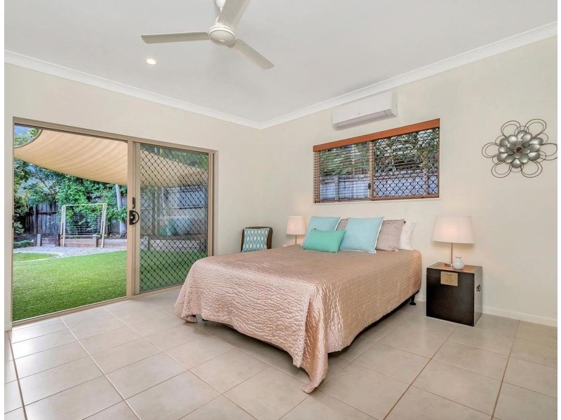 5 Fantan Close, Redlynch QLD 4870
