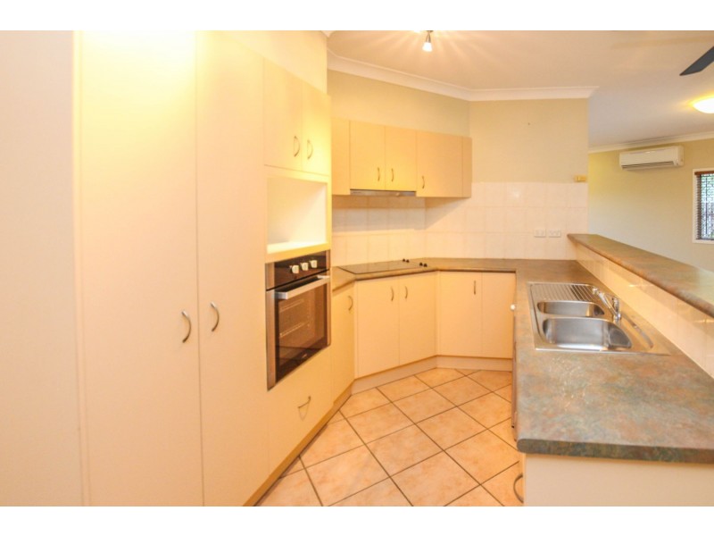 11 Nell Close, Kanimbla QLD 4870